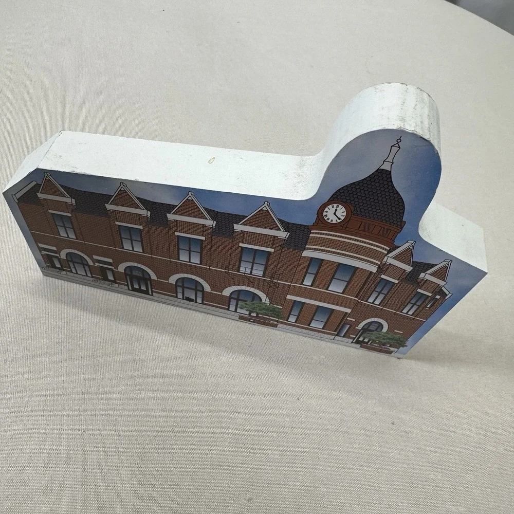2014 Cats Meow Hiawatha Town Clock Shelf Sitter‎